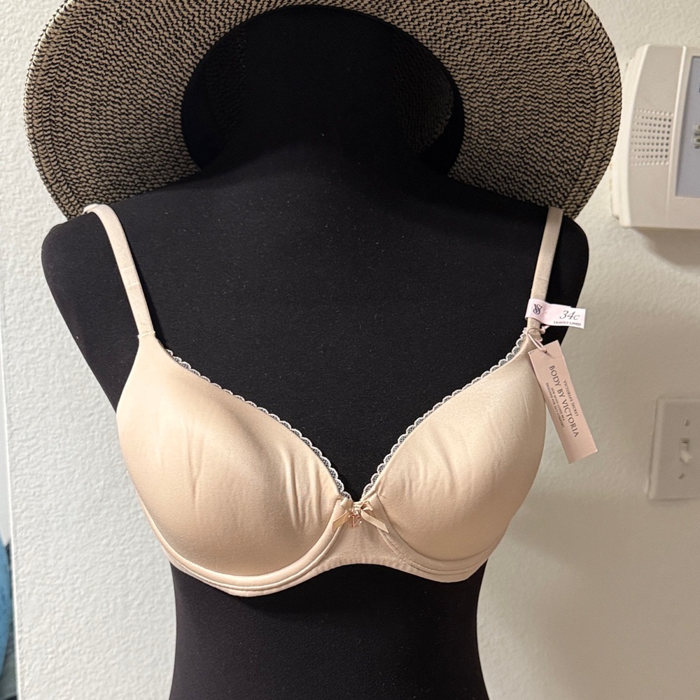 Victoria's Secret Cream Lace Trim Bra